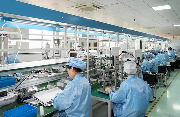 中国の美容メイクアップ製造組立ライン運用